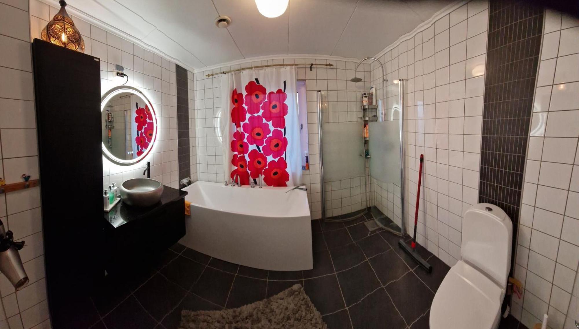 Lila Rummet - Rum Naera Bad Och Centrum, 1 Tr Upp - Saengklaeder & Handdukar Ingar Farjestaden Luaran gambar