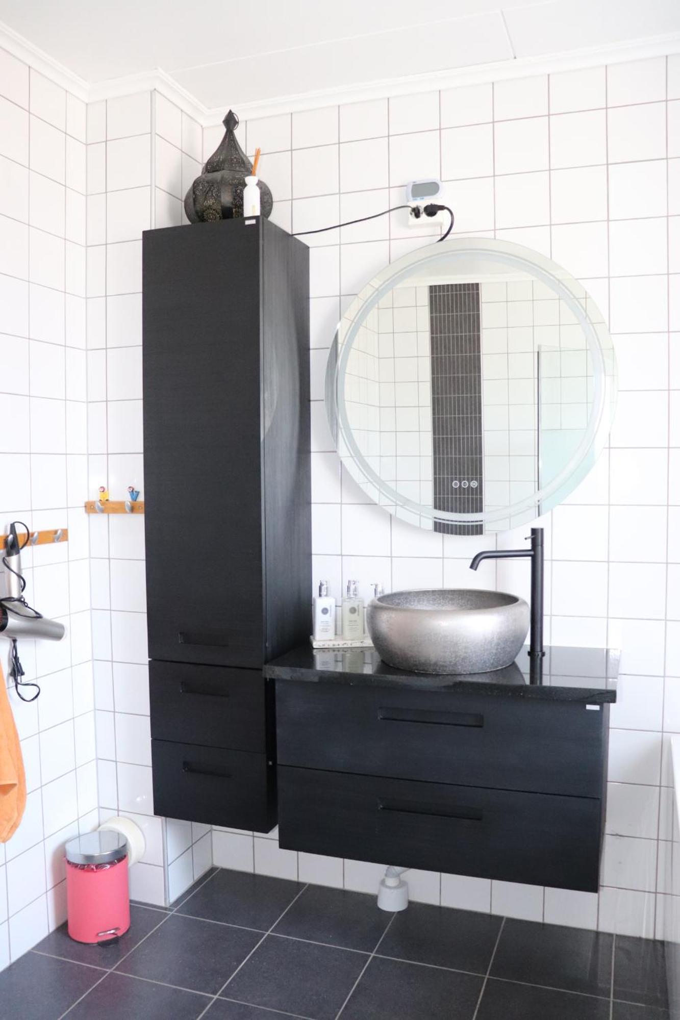 Lila Rummet - Rum Naera Bad Och Centrum, 1 Tr Upp - Saengklaeder & Handdukar Ingar Farjestaden Luaran gambar