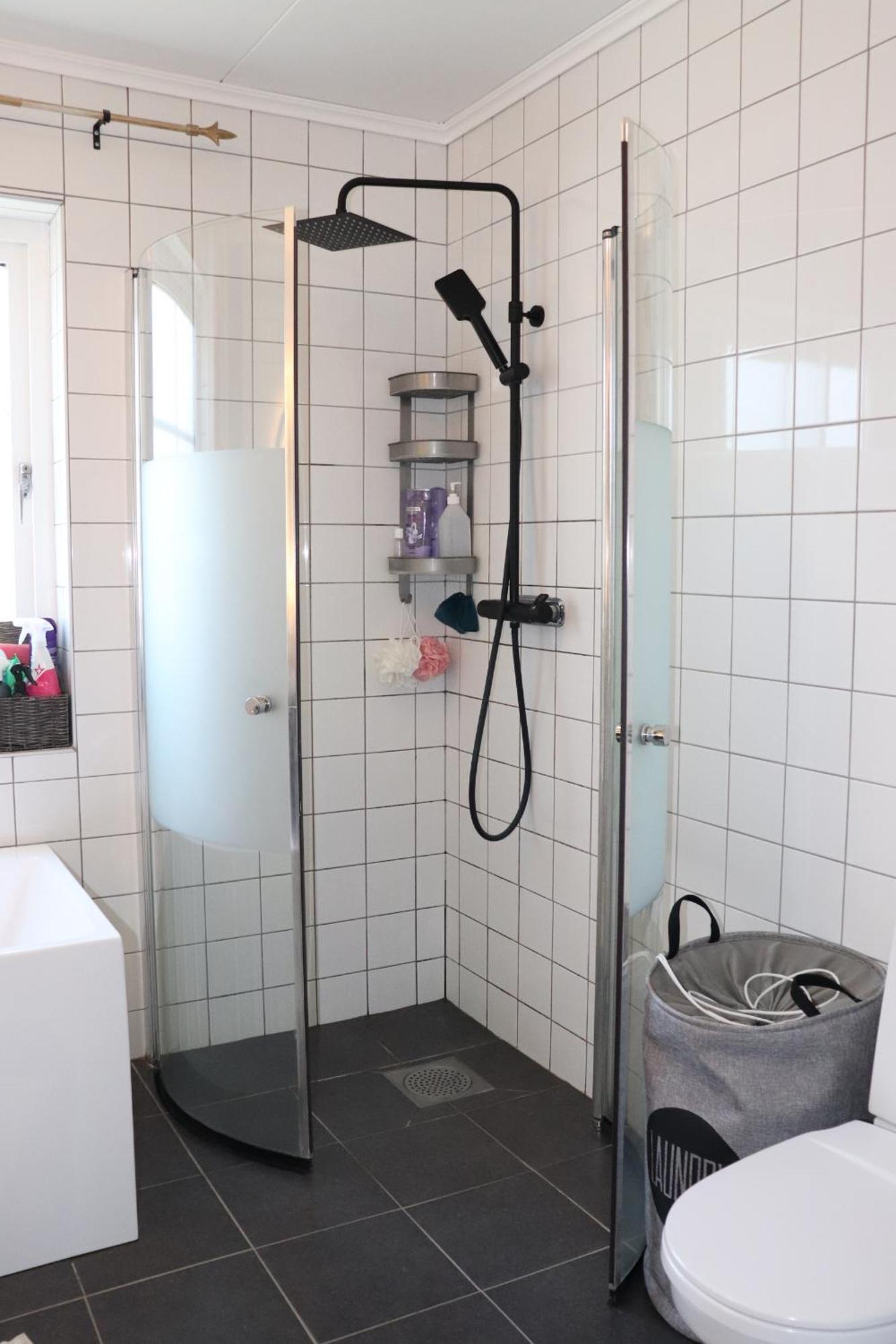 Lila Rummet - Rum Naera Bad Och Centrum, 1 Tr Upp - Saengklaeder & Handdukar Ingar Farjestaden Luaran gambar